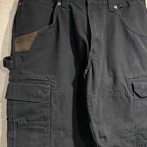 SOLD. Wrangler Riggs utility work pants size 32 x 30